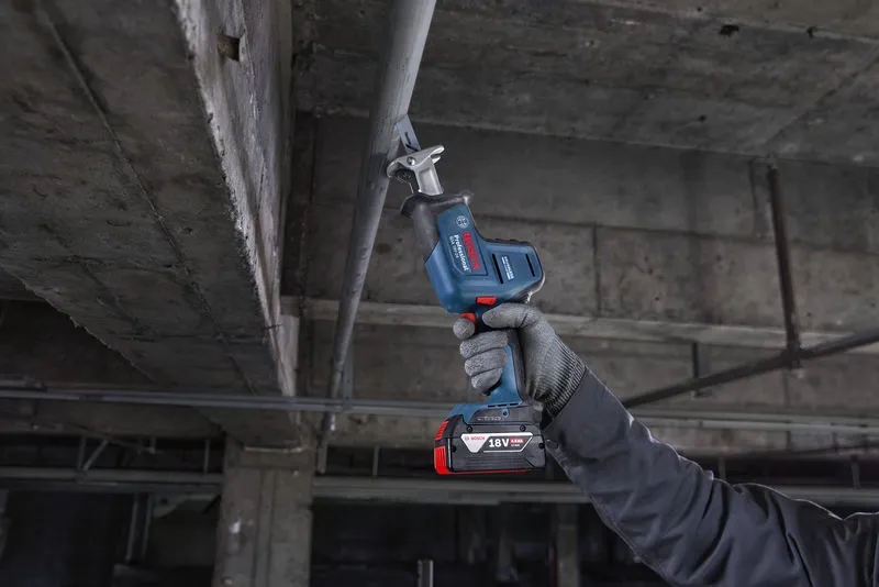 Bosch Professional GSA 18V-24 Akku-Säbelsäge 06016A5100