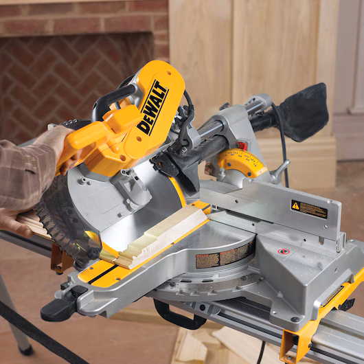 DeWalt DWS780-QS 1.675 Watt Paneelsäge 305mm mit XPS-Schnittlinienanzeige DWS780-QS