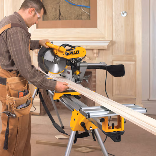 DeWalt DWS780-QS 1.675 Watt Paneelsäge 305mm mit XPS-Schnittlinienanzeige DWS780-QS
