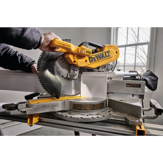 DeWalt DWS780-QS 1.675 Watt Paneelsäge 305mm mit XPS-Schnittlinienanzeige DWS780-QS